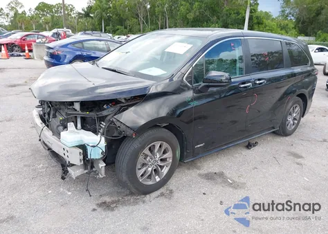 2021 Toyota Sienna Xle z USA, uszkodzony, nr VIN 5TDYRKEC8MS038683